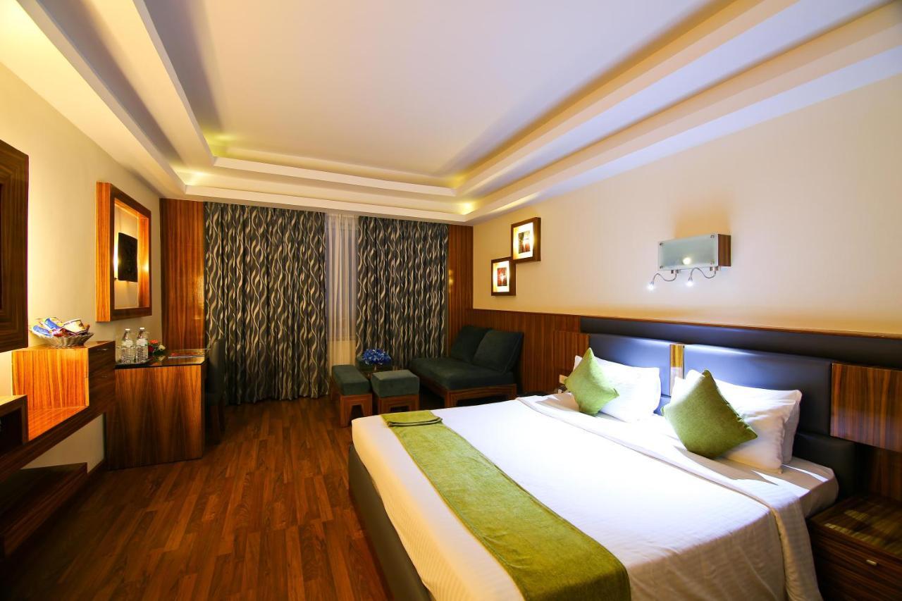 Gokulam Park Hotel Kochi Luaran gambar