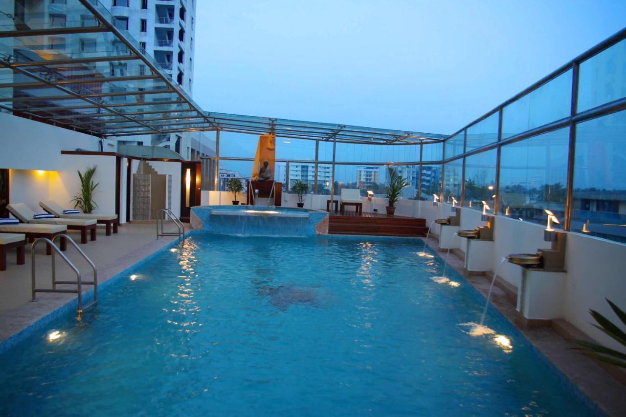 Gokulam Park Hotel Kochi Luaran gambar