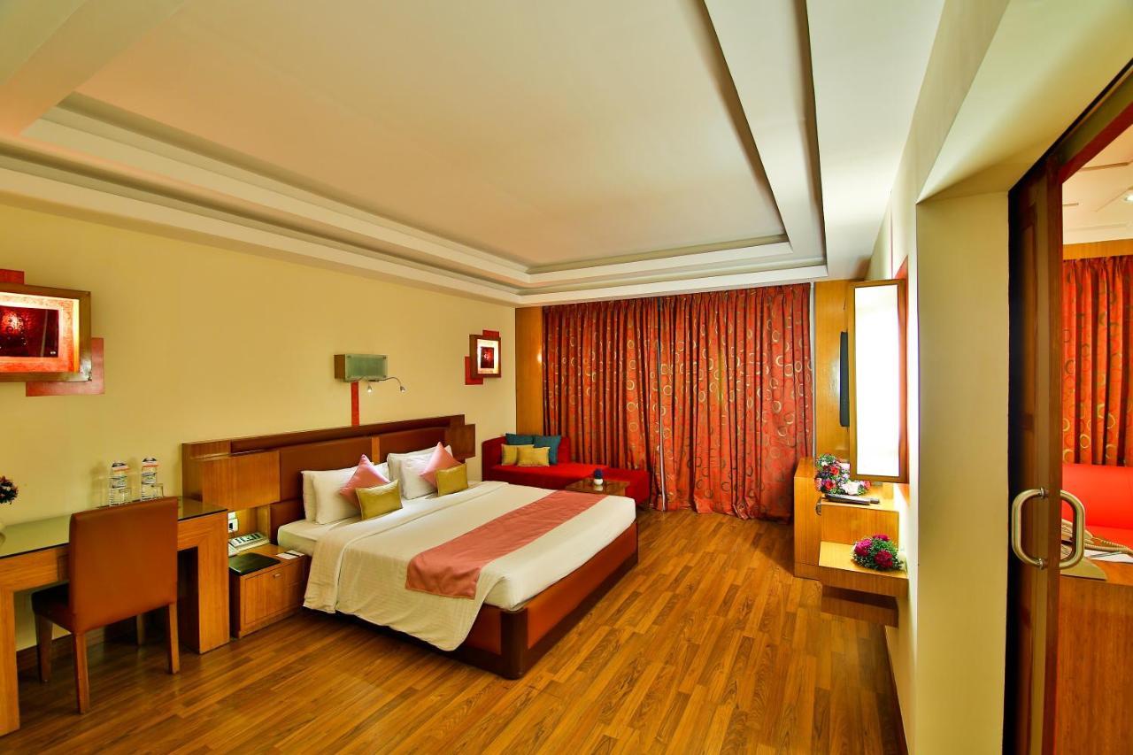 Gokulam Park Hotel Kochi Luaran gambar