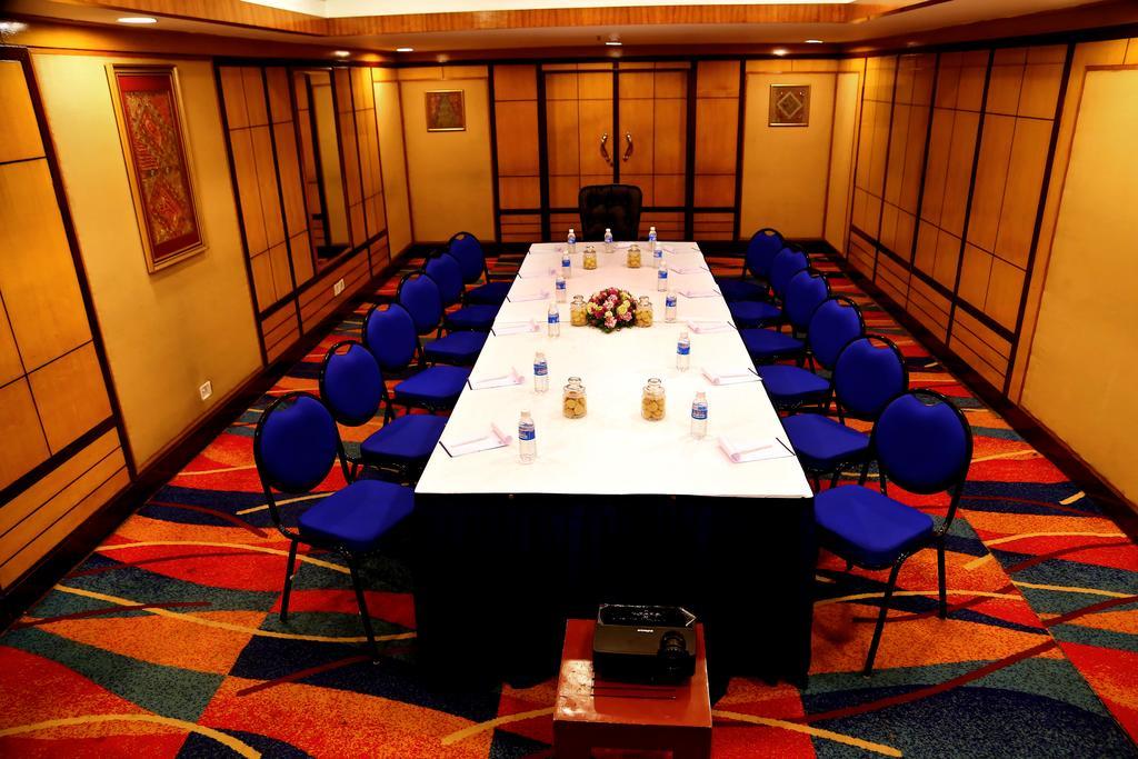 Gokulam Park Hotel Kochi Luaran gambar