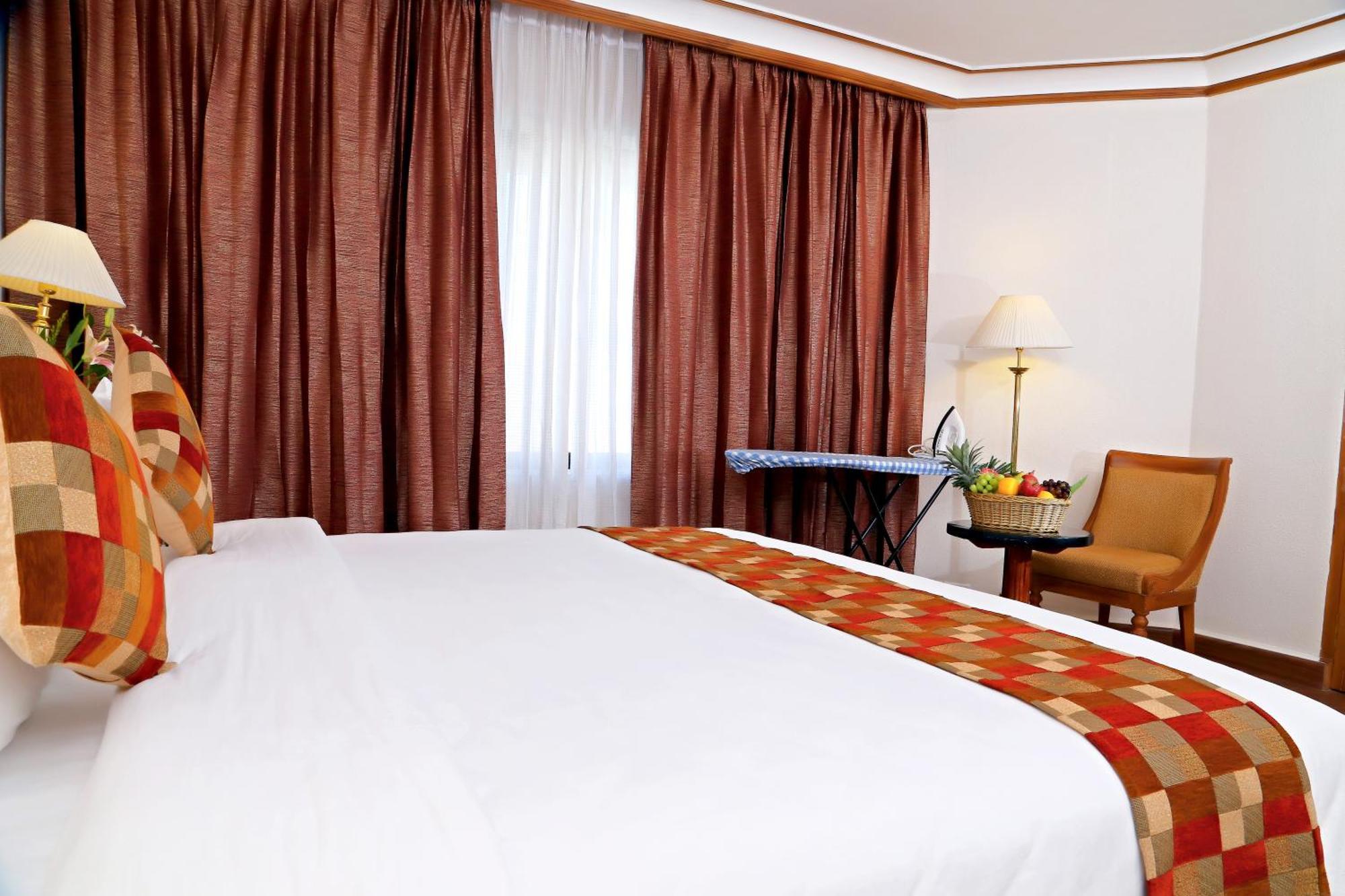 Gokulam Park Hotel Kochi Luaran gambar