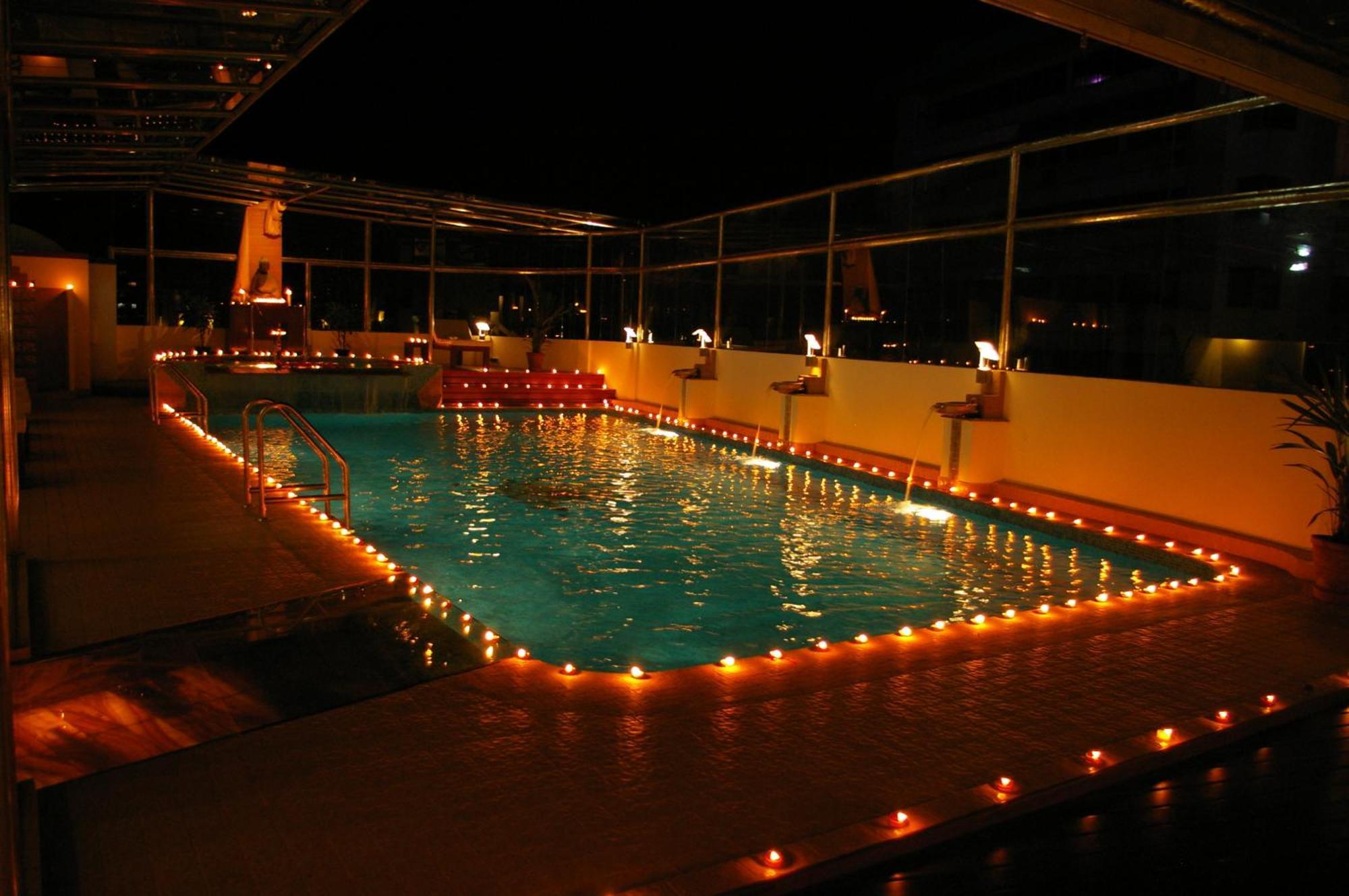 Gokulam Park Hotel Kochi Luaran gambar