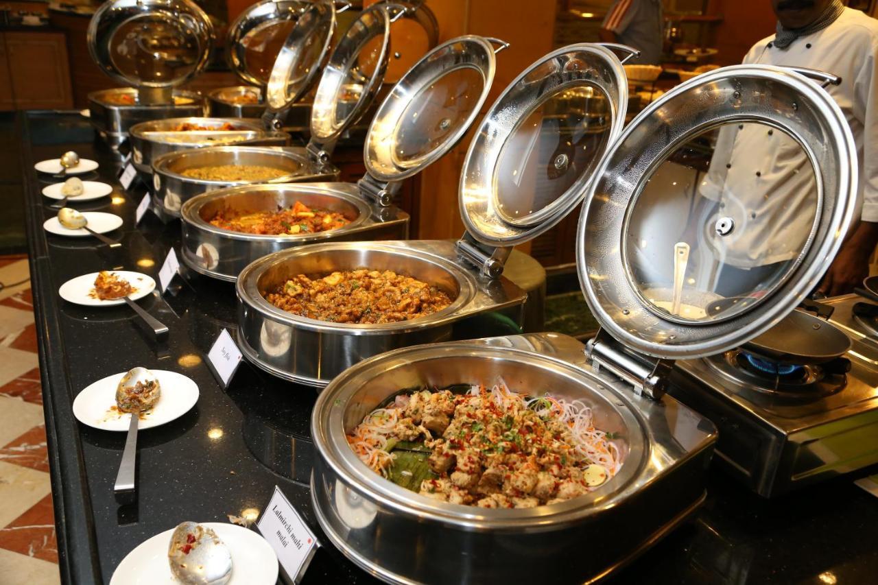 Gokulam Park Hotel Kochi Luaran gambar