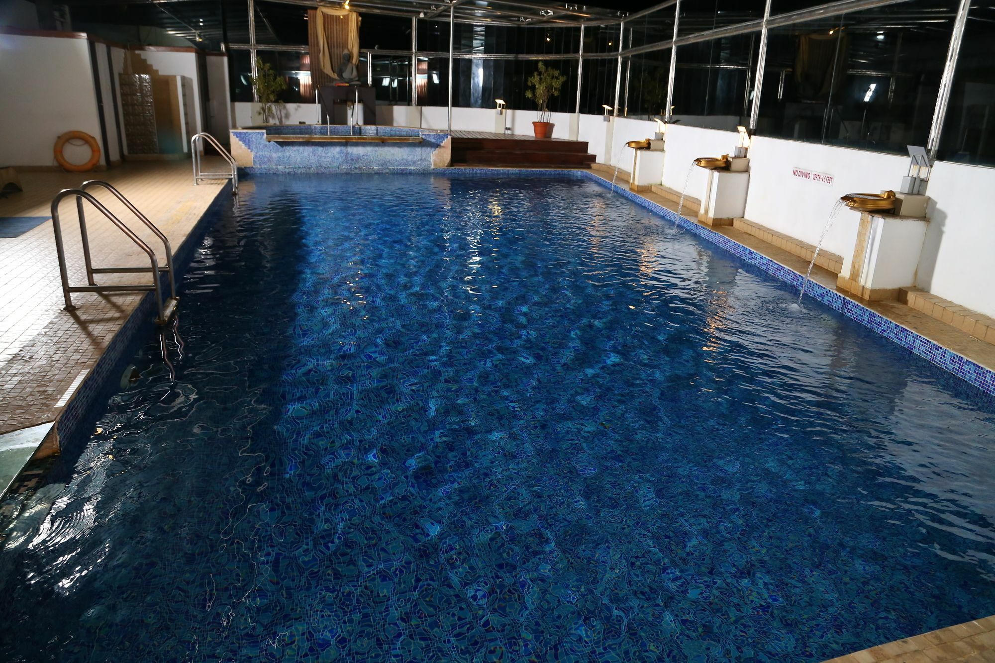 Gokulam Park Hotel Kochi Luaran gambar
